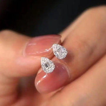 Huitan Delicate Water Drop Shaped Stud Earrings Luxury Silver Color Crystal CZ Ear Earrings for Women Fashion Versatile Jewelry