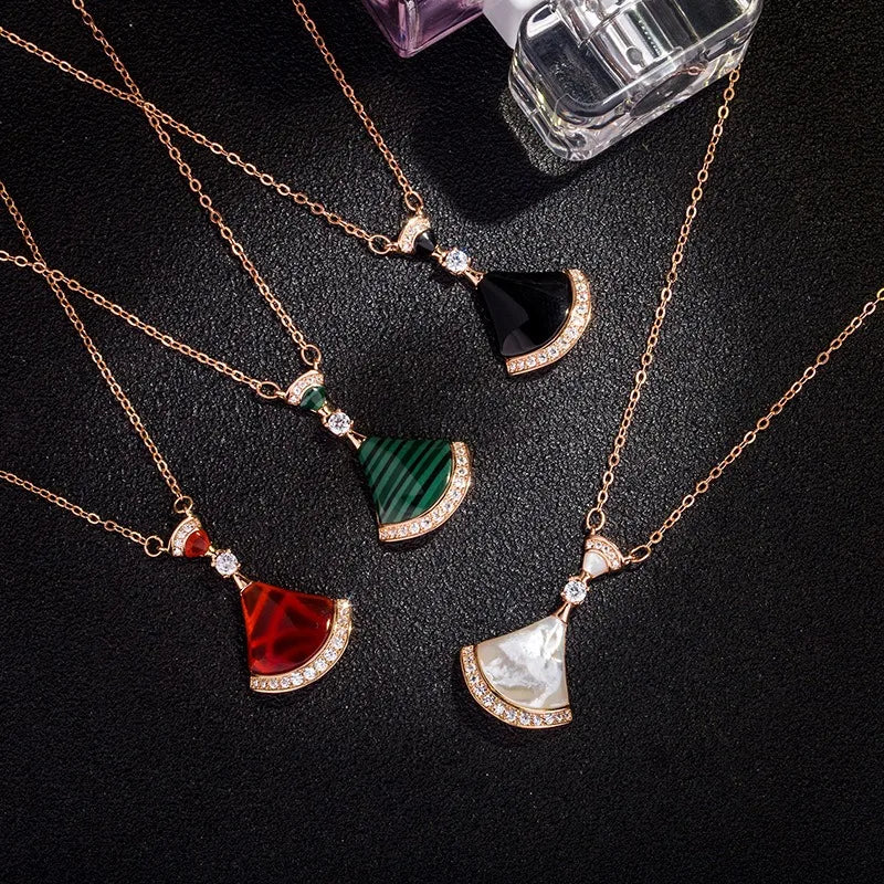 Elegant Diamonds Scallop Skirt Zircon Pendant Necklace Women's Niche Versatile Clavicle Chain Design Classy Fashion Jewelry Gift