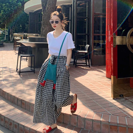 Summer High-Waisted Slimming Black White Plaid Wide-Leg Skort Casual Pants For Women New 2024 Model Loose Fit Elastic Waist