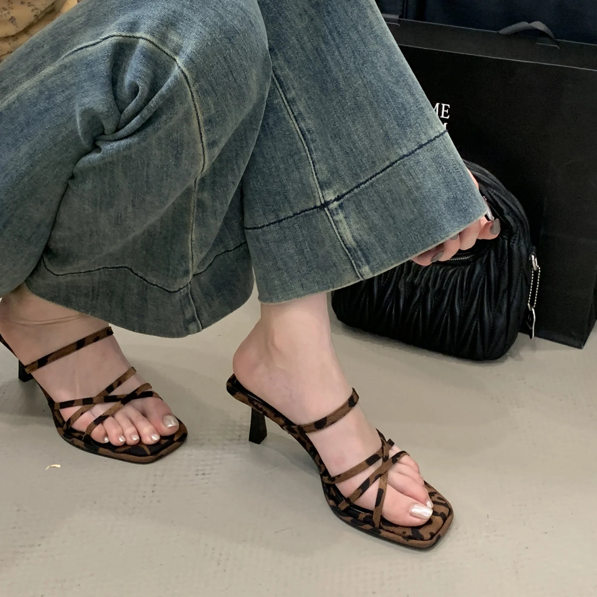 2025 Summer Women Fashion Square Head Satin Spaghetti Straps Outer Wear Party Wedding Middle Heel Slippers