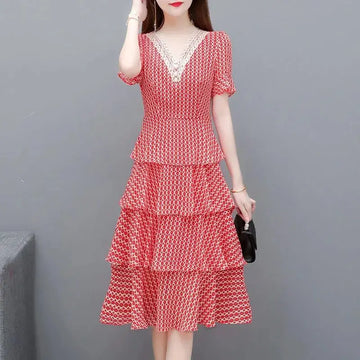 Summer Women's 2024 Slim Fit and Slim Mid Length Cake New Retro Flare Sleeves Gentle Style Sweet Cover Belly Short Sleeve Dress