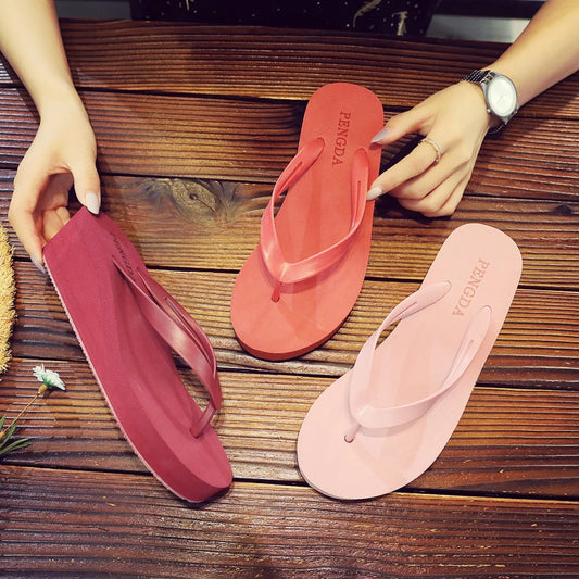 European and American New Style Flip-Flops for Women Thick-Soled Summer Fashion Internet Celebrity High-Heeled Slippers Non-Slip Flip-Flops for Beach and Seaside Wear Wedge Sandals
