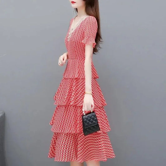 Summer Women's 2024 Slim Fit and Slim Mid Length Cake New Retro Flare Sleeves Gentle Style Sweet Cover Belly Short Sleeve Dress